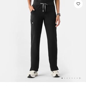 FIGS Technical Collection Scrub Top